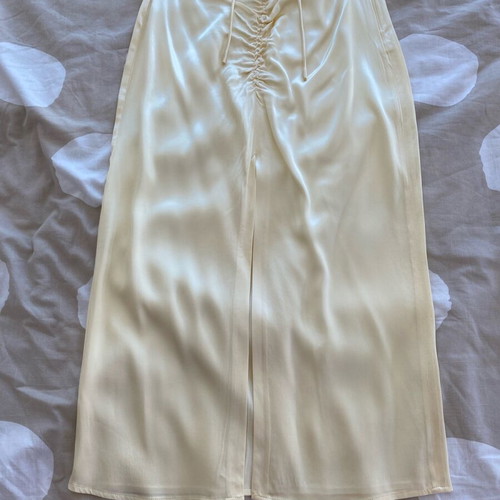 Zara satin skirt butter yellow size S like new