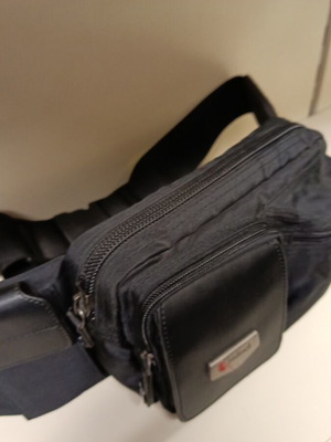 Cardinal waist-shoulder bag new black