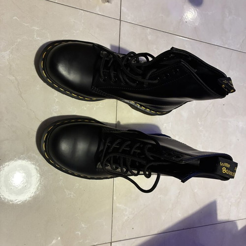 Dr Martens 1460 boots size 39 like new, black