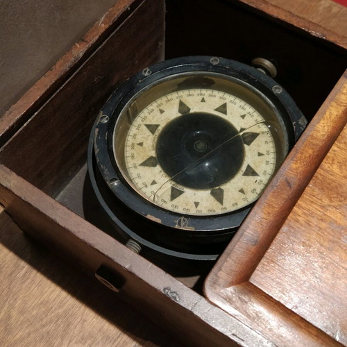 Gyroscopic nautical compass used CH. Bianchetti in wooden case