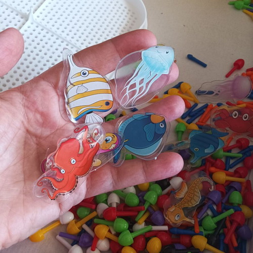 Quercetti Ocean Fun Fish & Pegs Educational Toy like new