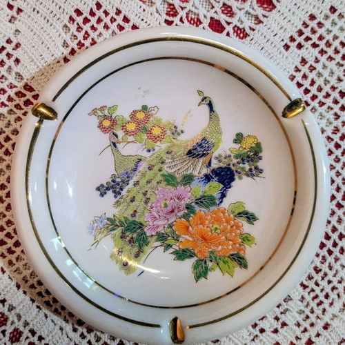 W. Porzellan vintage porcelain ashtray with peacock design