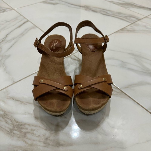 Clarks flatforms tan size 37 like new, anatomical