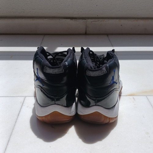 Space Jam 11 Style Basketball Shoes like new