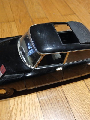 Citroen DS 19 1963 model car by Solido like new