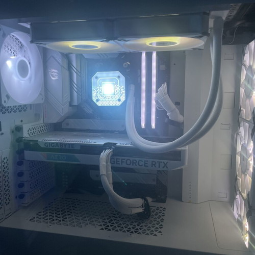 Pc Gaming Ryzen 5 5500, 16GB DDR4, RTX 4060 Aero 8GB, Like New