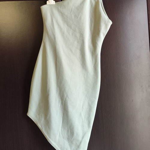Short dress size M light green like new, slim fit