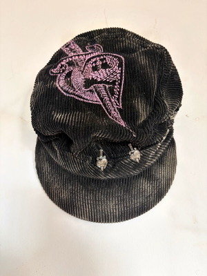 Brokedown Clothing Vintage καπέλο κοτλέ σαν καινούργιο, Y2K aesthetic