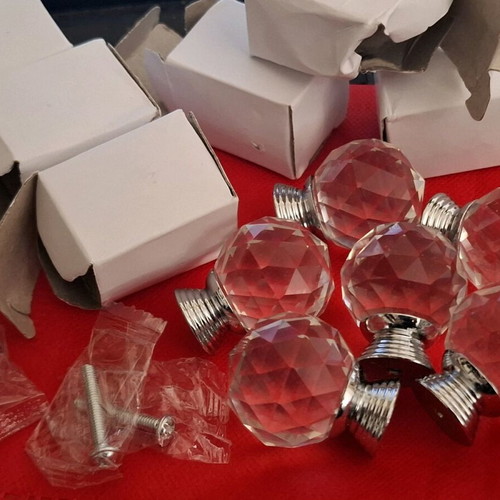 Cabinet knobs new, pack of 6 with screws