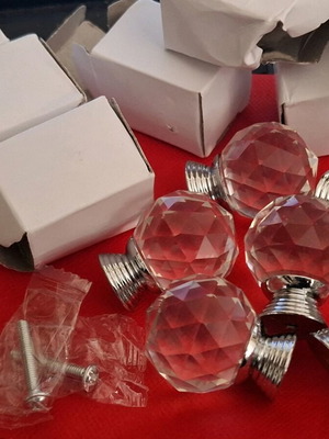 Cabinet knobs new, pack of 6 with screws