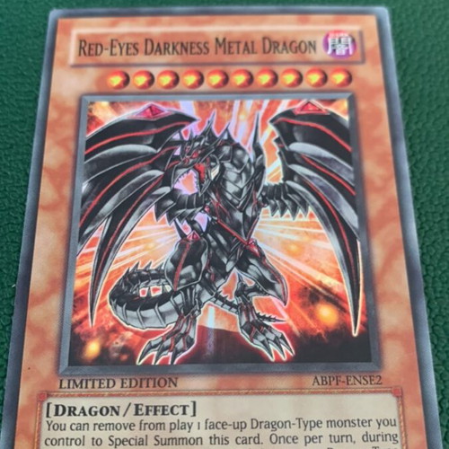 Red-Eyes Darkness Metal Dragon Yu-Gi-Oh! card like new