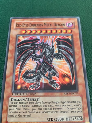 Red-Eyes Darkness Metal Dragon Yu-Gi-Oh! card like new