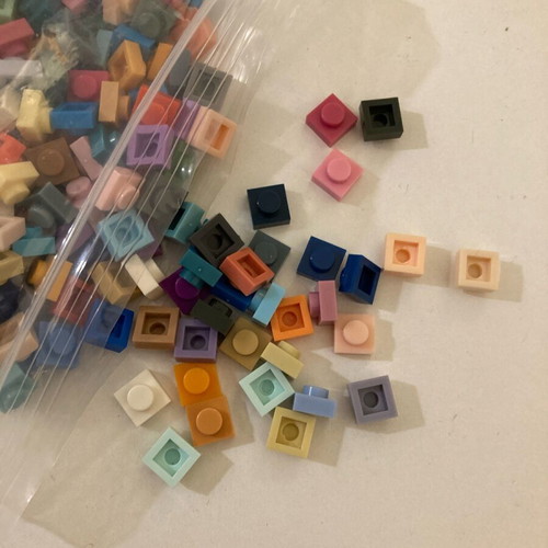 Square building blocks new, various colors, about 1000 pieces