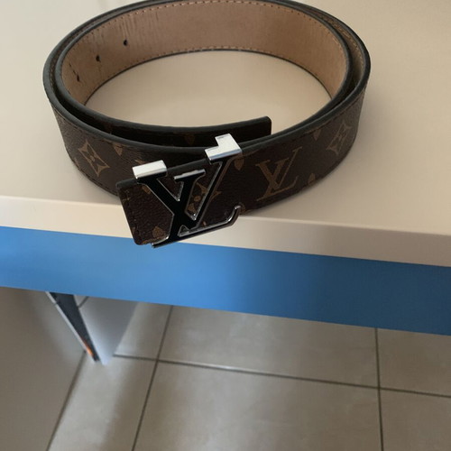 Louis Vuitton belt, modern design, brown, adjustable