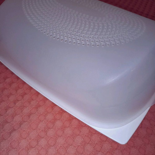 Large Tupperware cheese container like new with CondensControl technology 30.6x20.5 cm