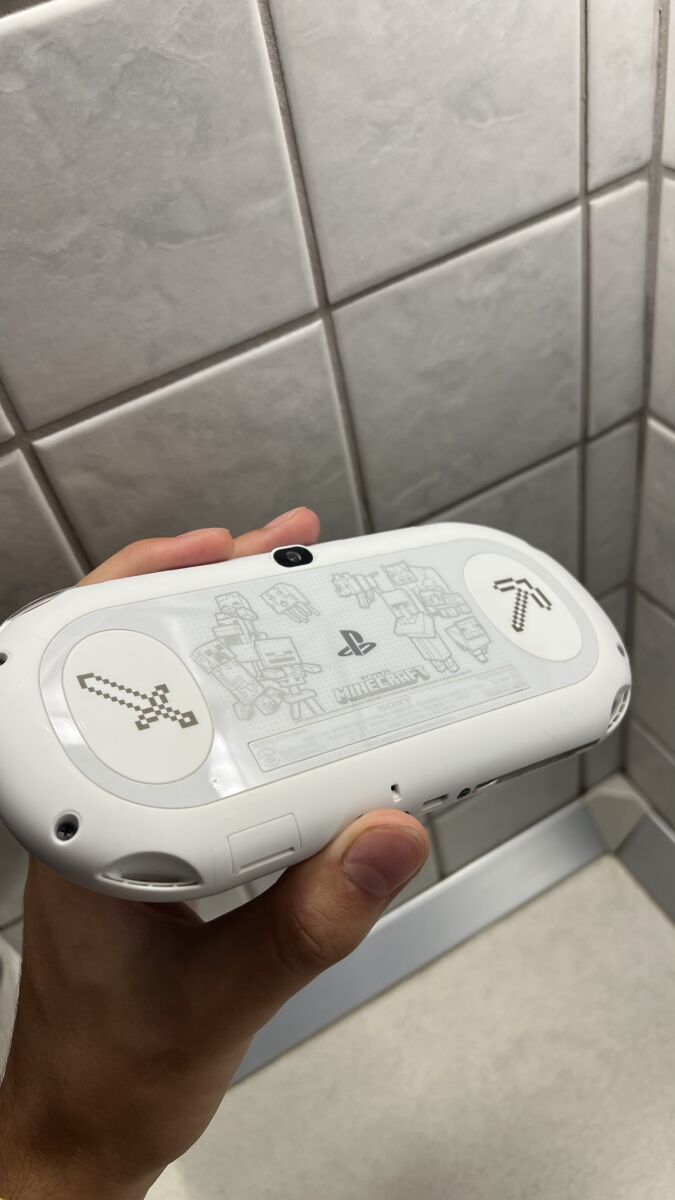 Ps Vita PCH-2000 Minecraft Limited… - € 350,00 - Vendora.cy