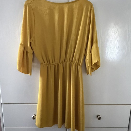 Dress mustard one size like new, airy summer