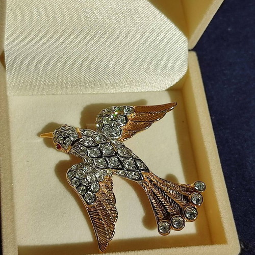 Vintage Attwood Collection bird brooch used 24K gold plated