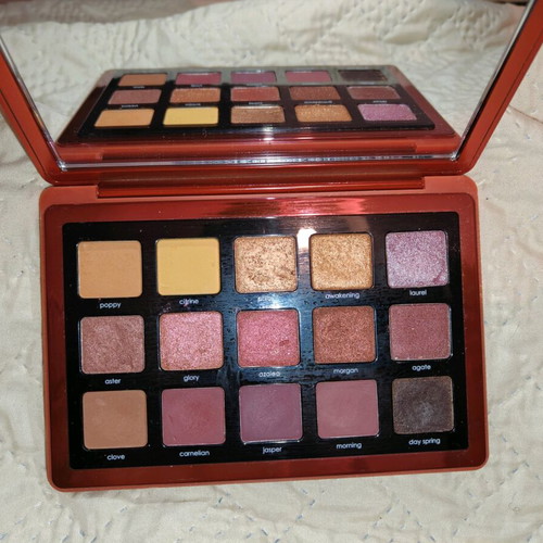 Natasha Denona Sunrise eyeshadow palette like new
