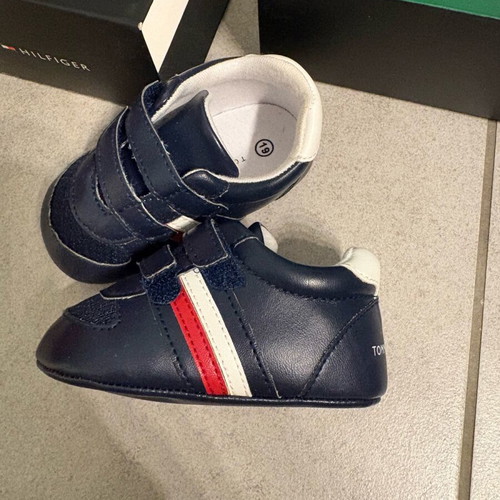 Tommy Hilfiger baby shoes like new, size 19