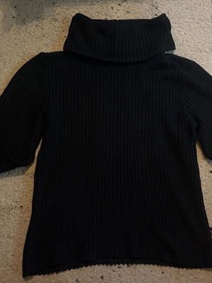 Knitted black turtleneck like new, size M