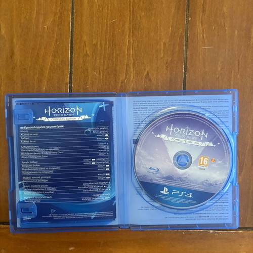 Horizon Zero Dawn Complete Edition PS4 game with Frozen Wilds DLC