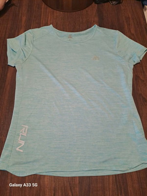 Dry Fit Peak women's t-shirt, size L
