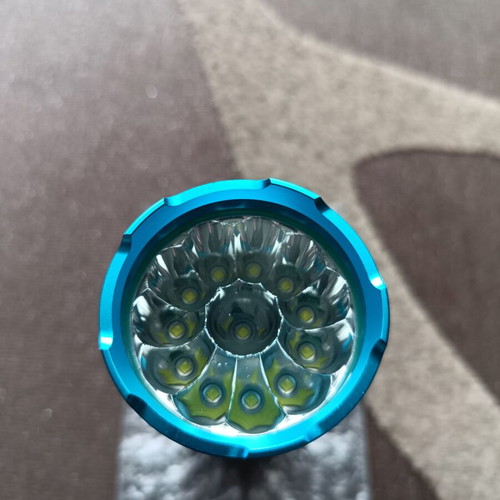 Supwildfire flashlight 18000LM 12xCREE XM-L2 LED with LCD screen charger and 4 batteries new
