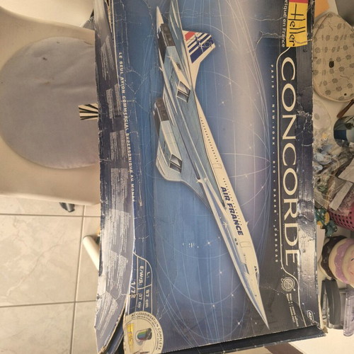 Concorde airplane model used with glue missing
