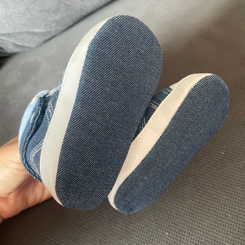 Baby cuddle shoes new, Prenatal, size 19-20