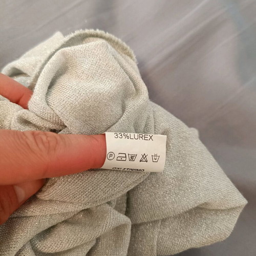Crop jacket gray open with silver thread and diamond button Iso like new