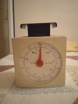 Vintage precision scale 1 kilogram