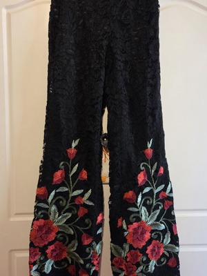 Guess black lace pants with embroidered flowers, like new, size S