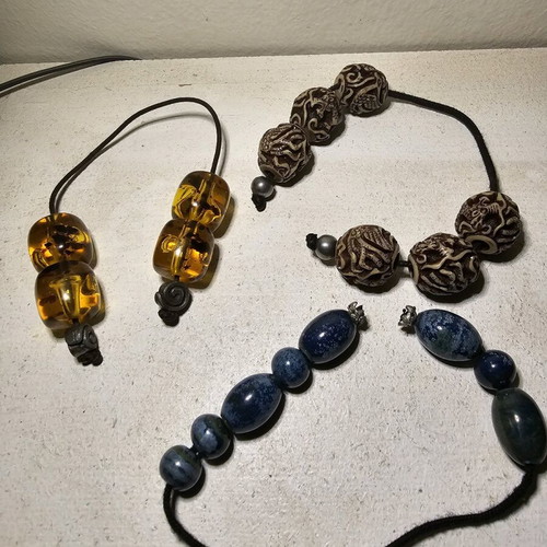 Beglerakia new, set of 3 pieces made of bone and stone