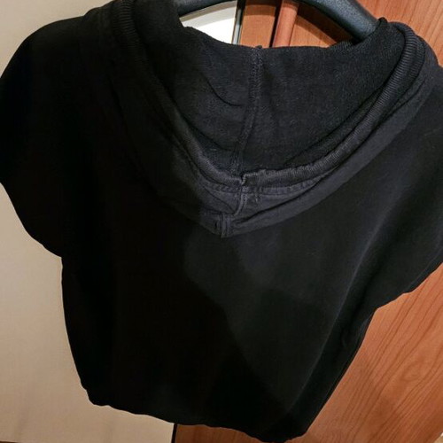 Sleeveless shirt size L like new
