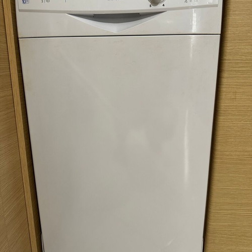 Indesit dishwasher like new, barely used