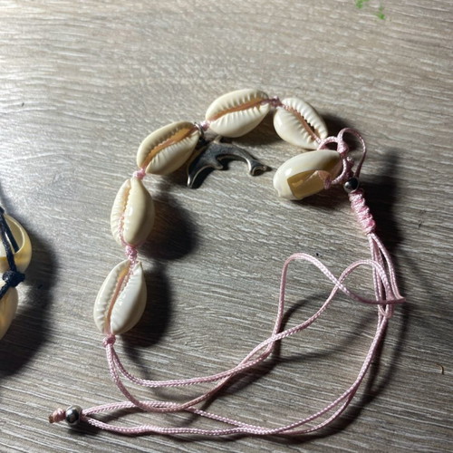 Necklace and bracelet like new, black and pink