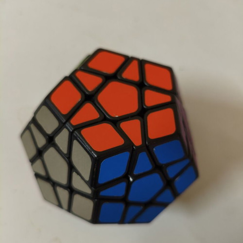Speedcubes puzzle set with 4 cubes like new