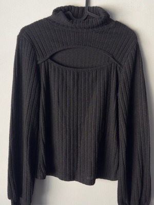 Shein black blouse with turtleneck and cut-out, like new, size M