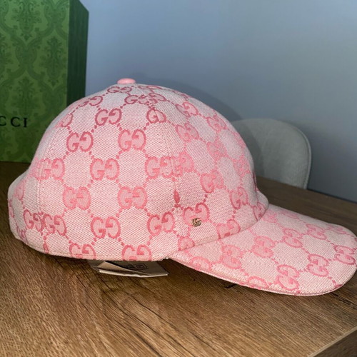 Gucci GG Canvas Baseball Hat Pink like new