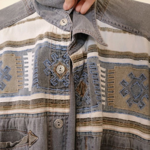 Jack Morgan boho tribal shirt size L like new, gray beige