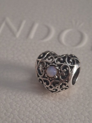 Pandora Charm Heart with October Purple Lilac Crystal like new