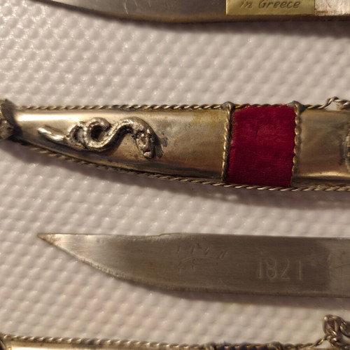 Decorative daggers with sheaths, 27–30cm, collectible