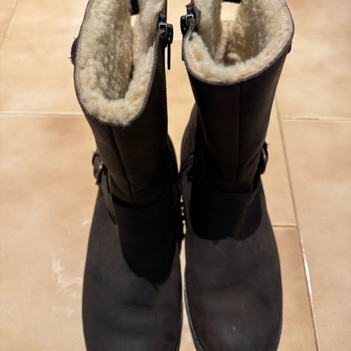 Ugg Grandle waterproof leather boots new, size 39, brown
