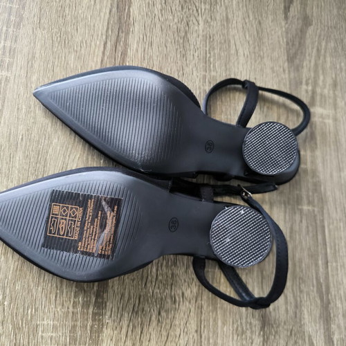 High-heeled shoes with unique round heel, size 36, black