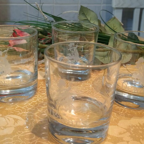 Crystal bottle and 6 crystal glasses like new