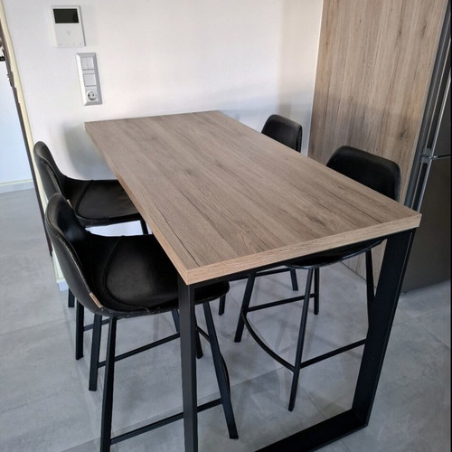 Dutch Bone stools and Scavolini table set like new