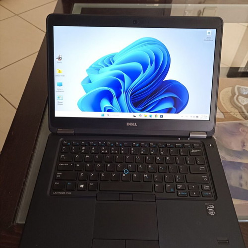 Dell Latitude E7450 i5 laptop like new, 8GB RAM, 128GB SSD, Windows 11