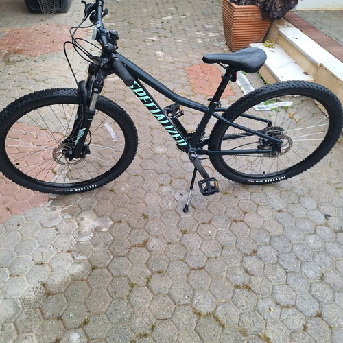 Specialized Rockhopper 27.5 XSmall like new men's mountain bike with disc brakes