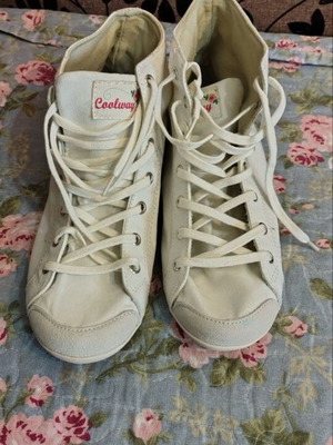 Coolway high white canvas shoes like new